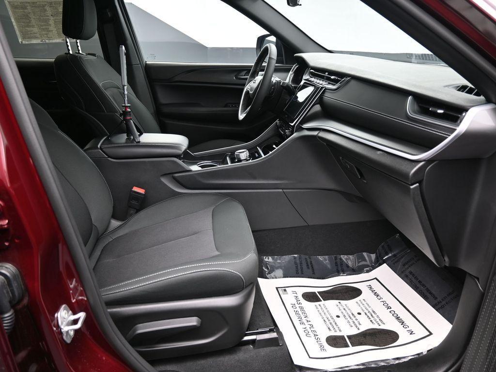 used 2025 Jeep Grand Cherokee car, priced at $41,523