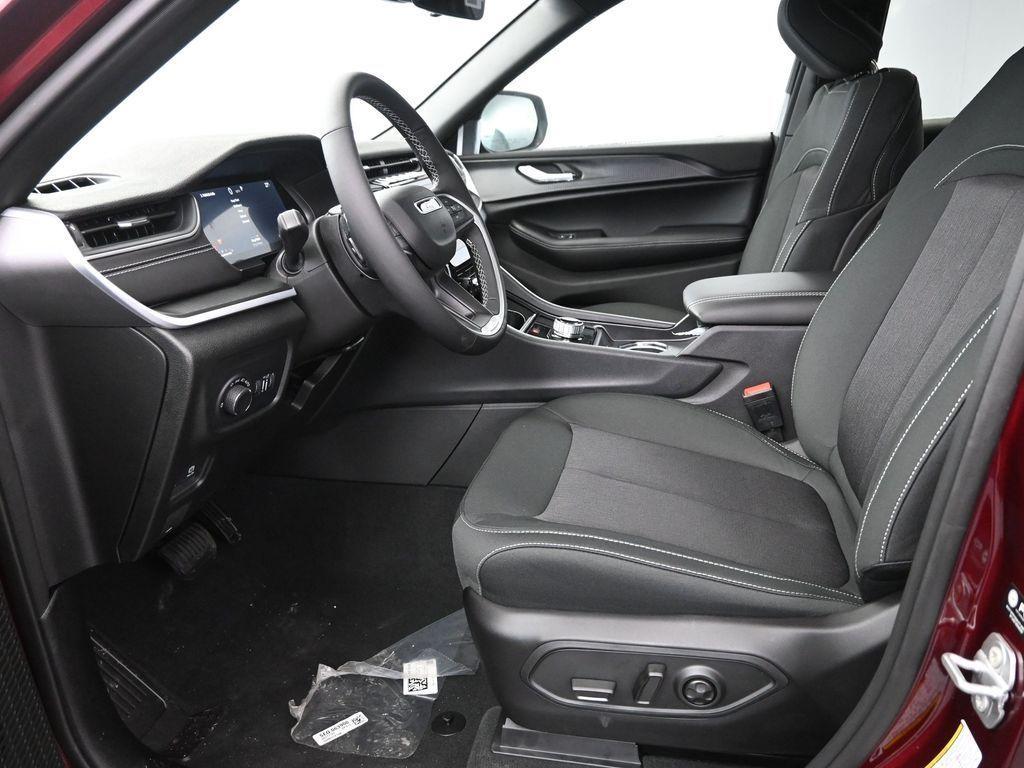 used 2025 Jeep Grand Cherokee car, priced at $41,523