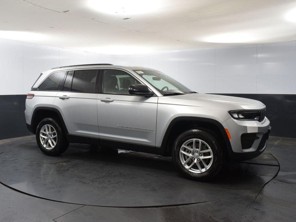 new 2025 Jeep Grand Cherokee car, priced at $39,567