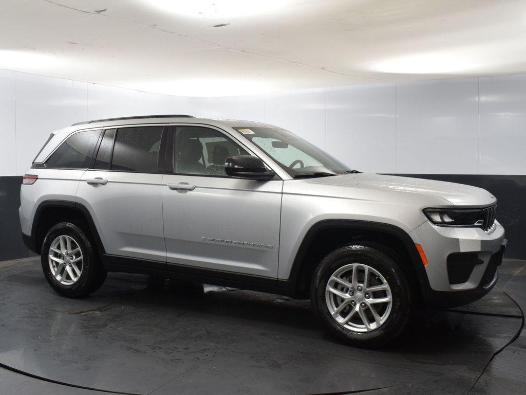 new 2025 Jeep Grand Cherokee car, priced at $38,576