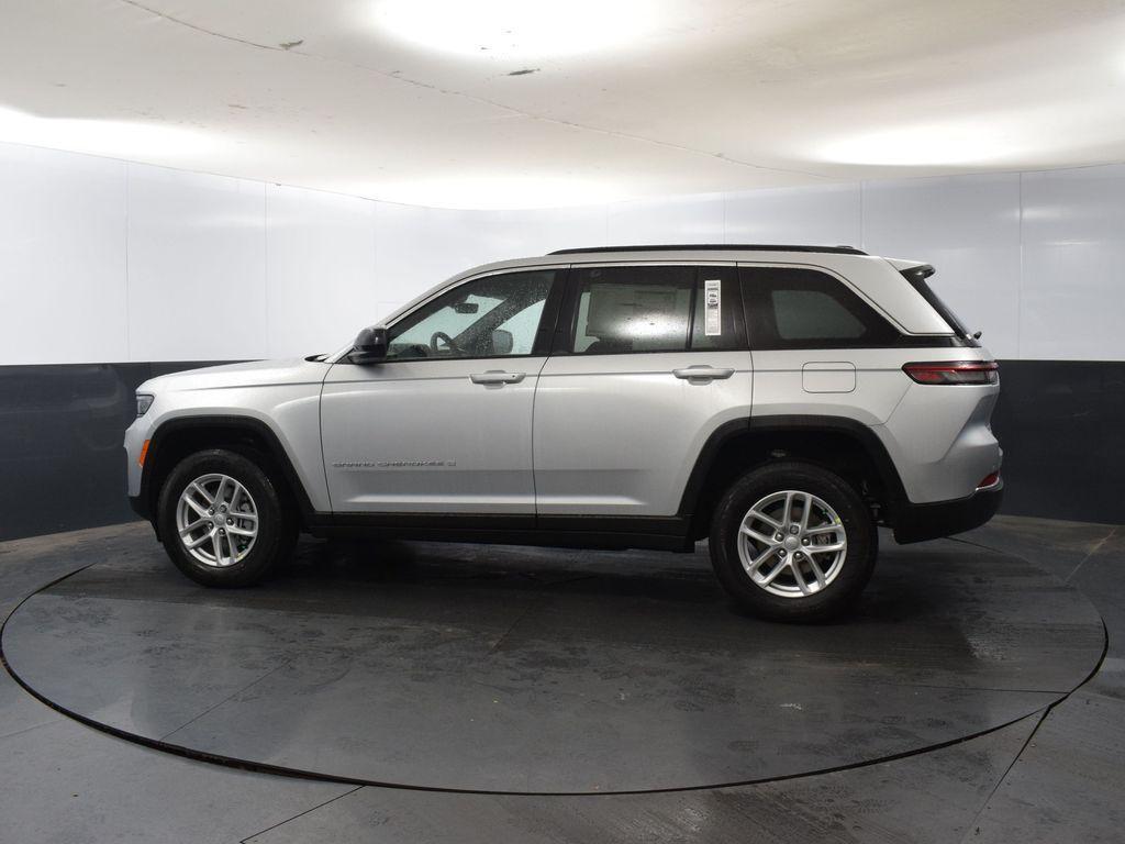 new 2025 Jeep Grand Cherokee car, priced at $39,567