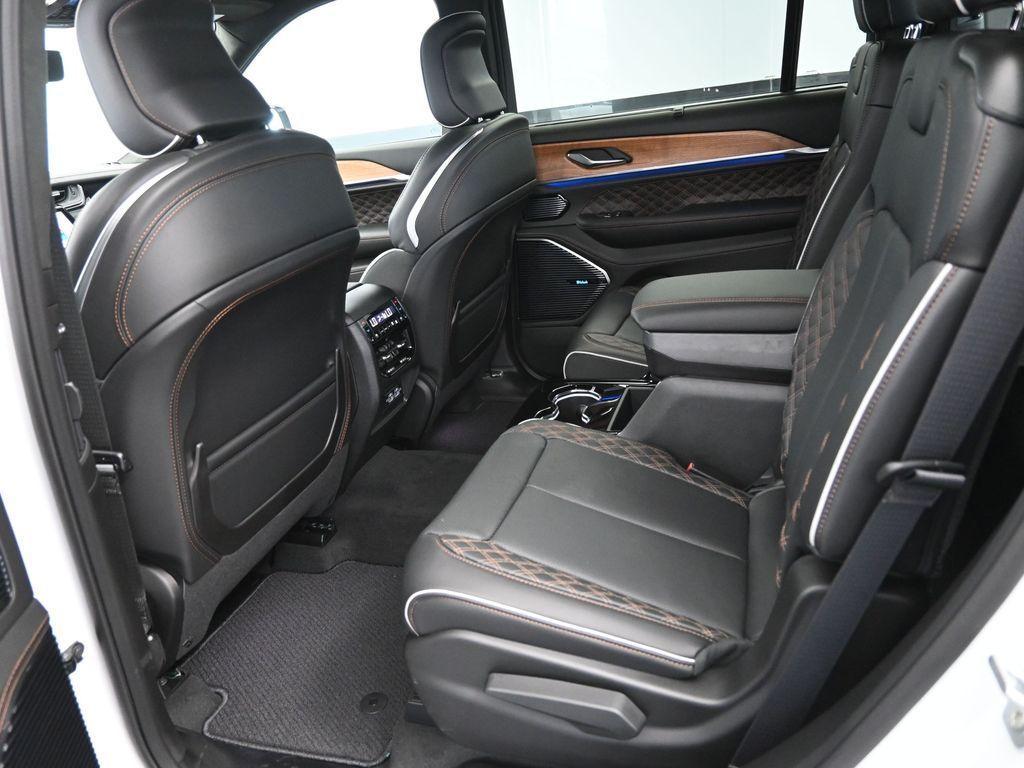 new 2025 Jeep Grand Cherokee L car, priced at $75,625