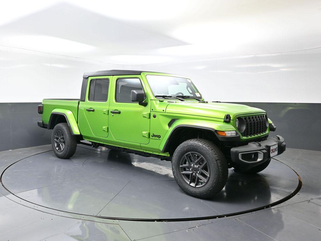 new 2026 Jeep Gladiator car, priced at $49,006