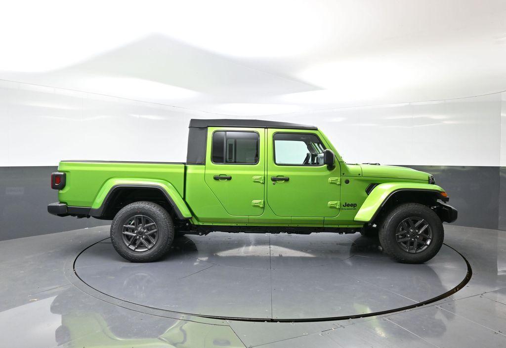 new 2026 Jeep Gladiator car, priced at $49,006