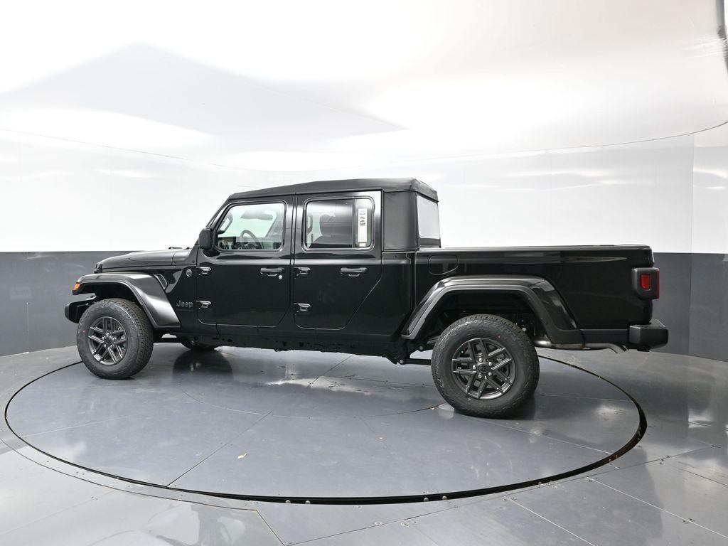new 2026 Jeep Gladiator car, priced at $49,006