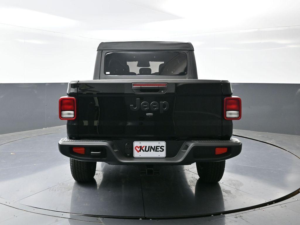 new 2026 Jeep Gladiator car, priced at $49,006