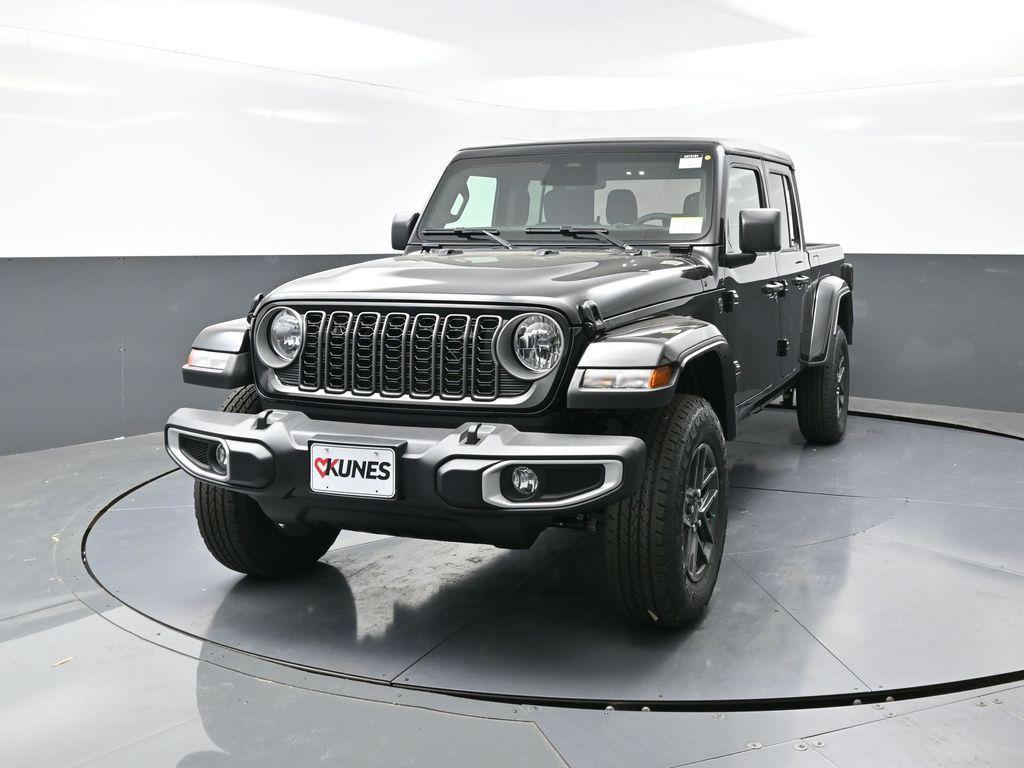 new 2026 Jeep Gladiator car, priced at $49,006