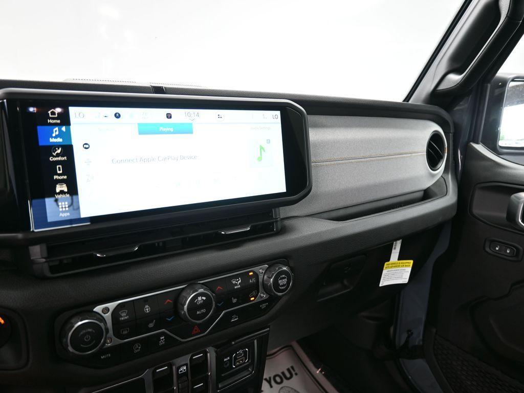 new 2025 Jeep Wrangler car, priced at $49,347