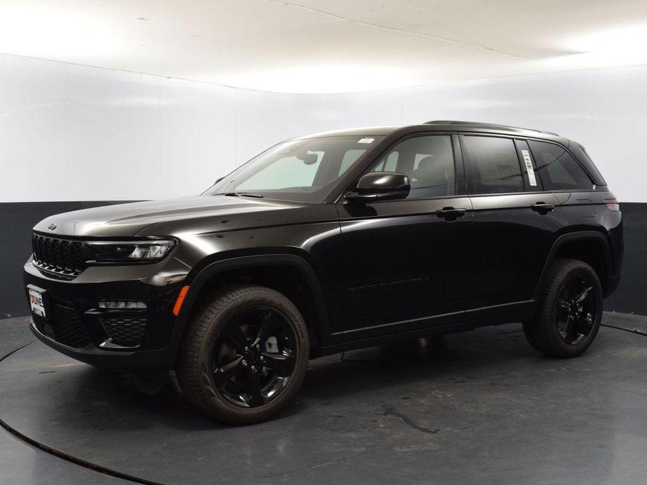 new 2024 Jeep Grand Cherokee car, priced at $40,172