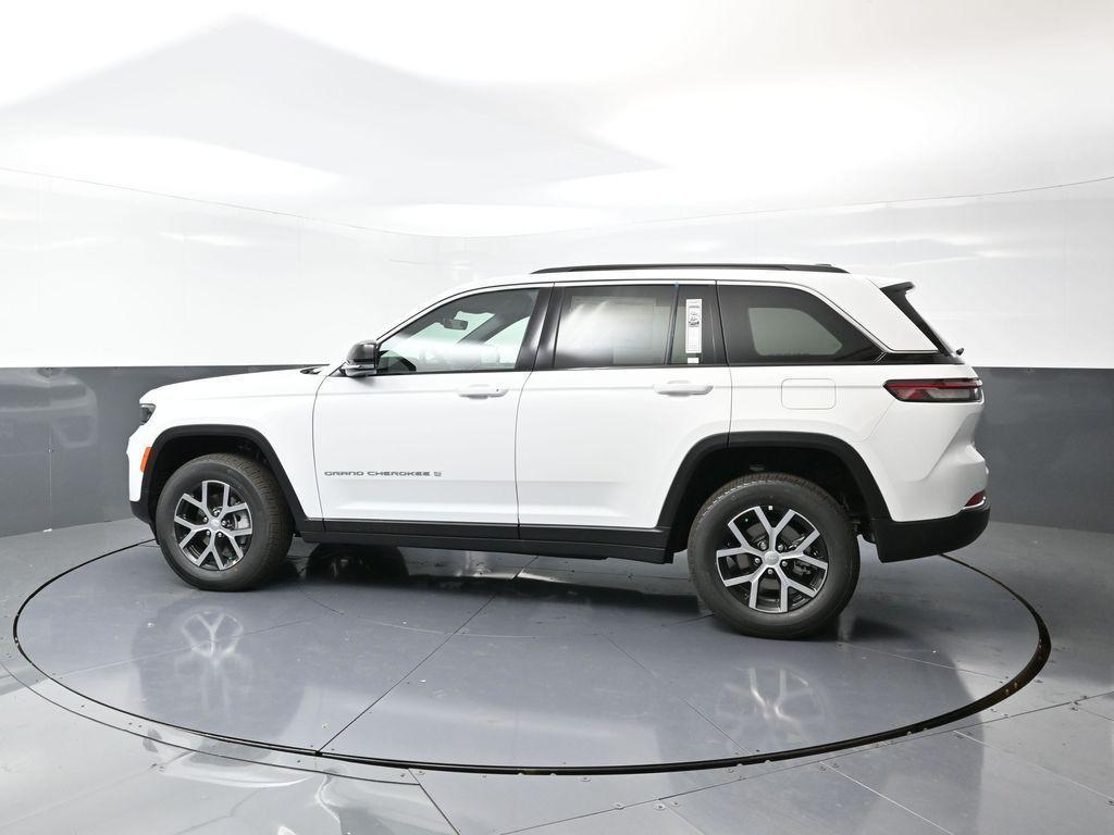 new 2025 Jeep Grand Cherokee car, priced at $47,894