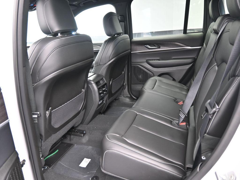 new 2025 Jeep Grand Cherokee car, priced at $47,894