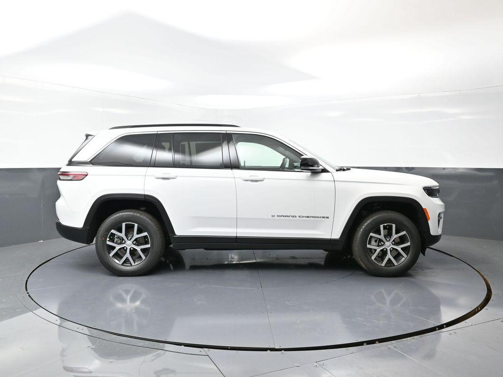 new 2025 Jeep Grand Cherokee car, priced at $47,894