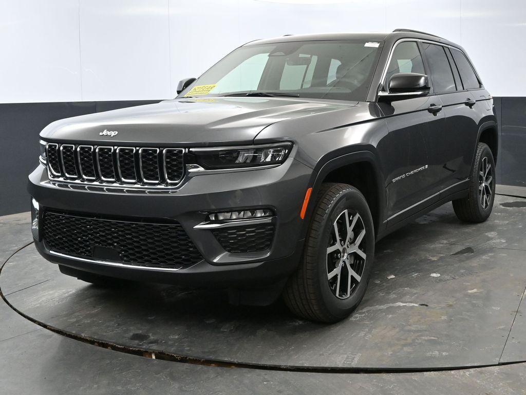 new 2025 Jeep Grand Cherokee car, priced at $44,007