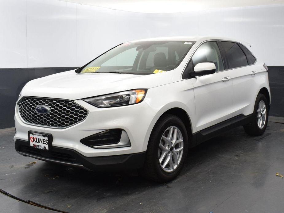 used 2023 Ford Edge car