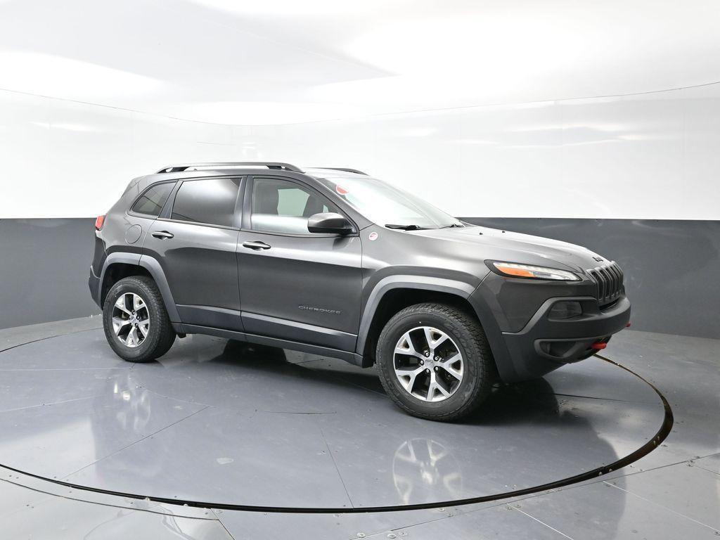 used 2015 Jeep Cherokee car, priced at $12,995