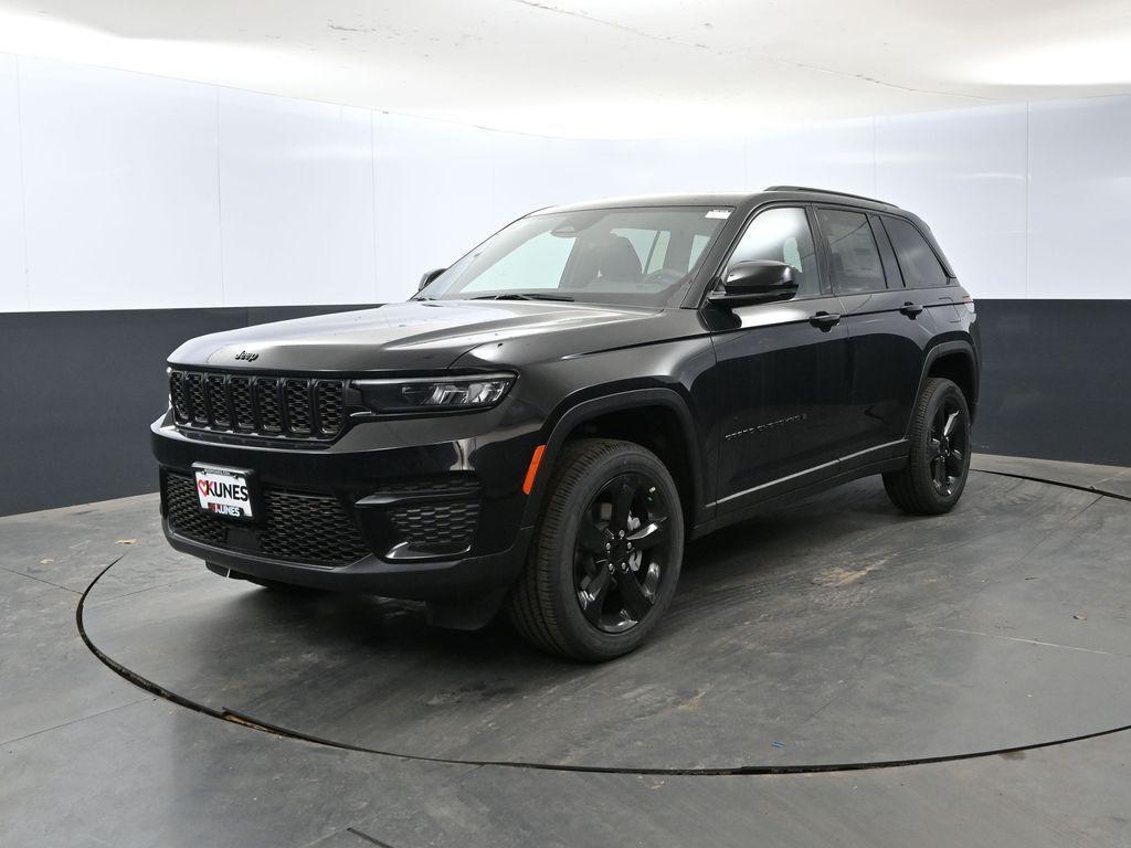 new 2025 Jeep Grand Cherokee car, priced at $45,150