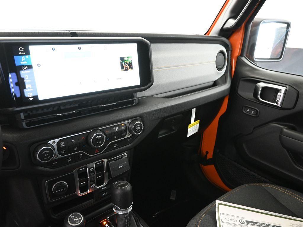 new 2025 Jeep Gladiator car, priced at $46,898