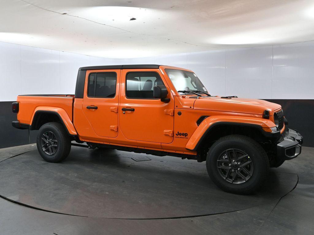 new 2025 Jeep Gladiator car, priced at $46,898
