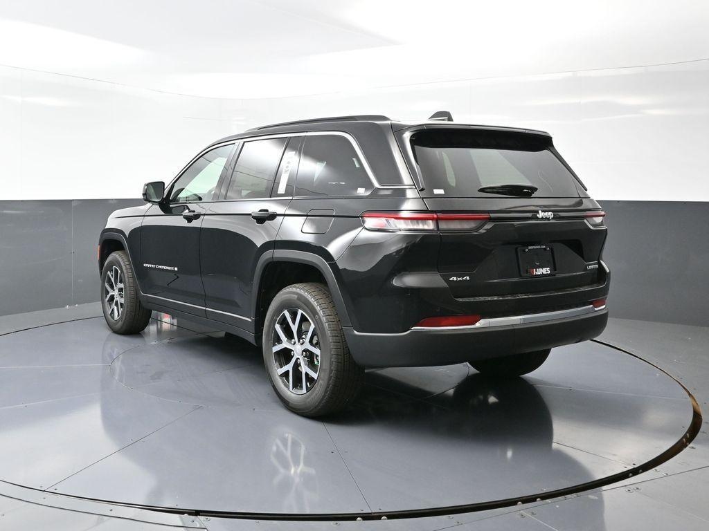 new 2025 Jeep Grand Cherokee car, priced at $48,755