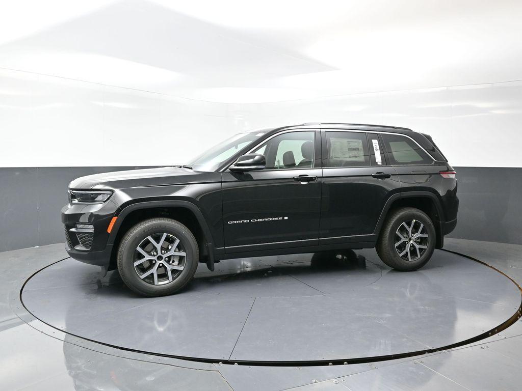 new 2025 Jeep Grand Cherokee car, priced at $49,180