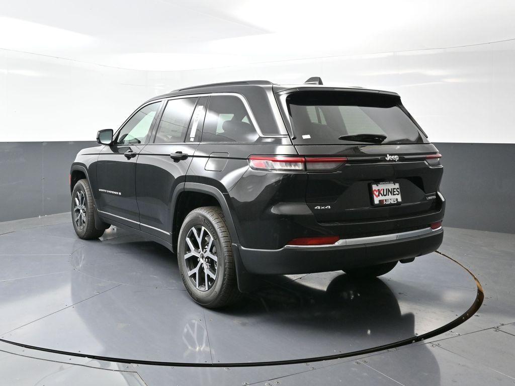new 2025 Jeep Grand Cherokee car, priced at $49,180