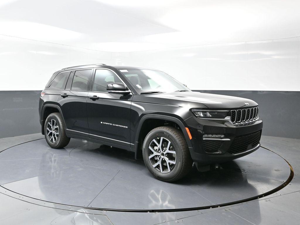 new 2025 Jeep Grand Cherokee car, priced at $49,180