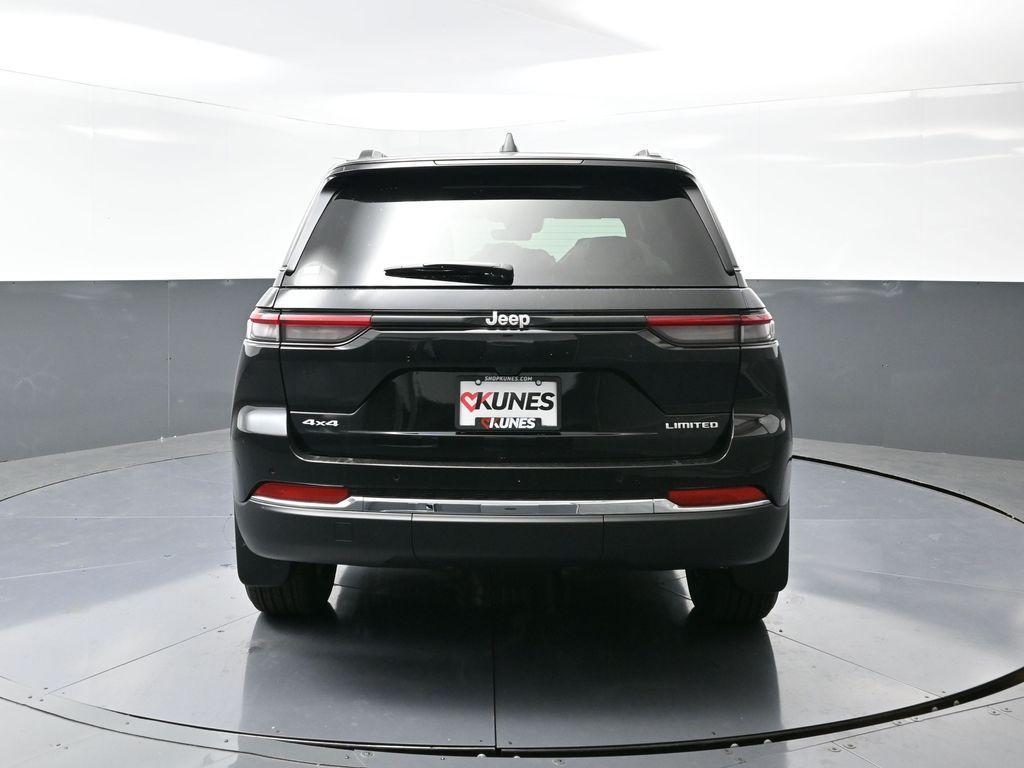 new 2025 Jeep Grand Cherokee car, priced at $49,180