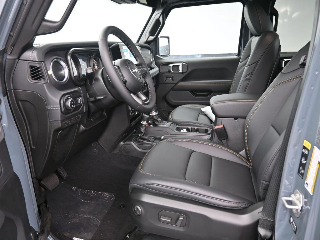 new 2025 Jeep Gladiator car, priced at $48,240