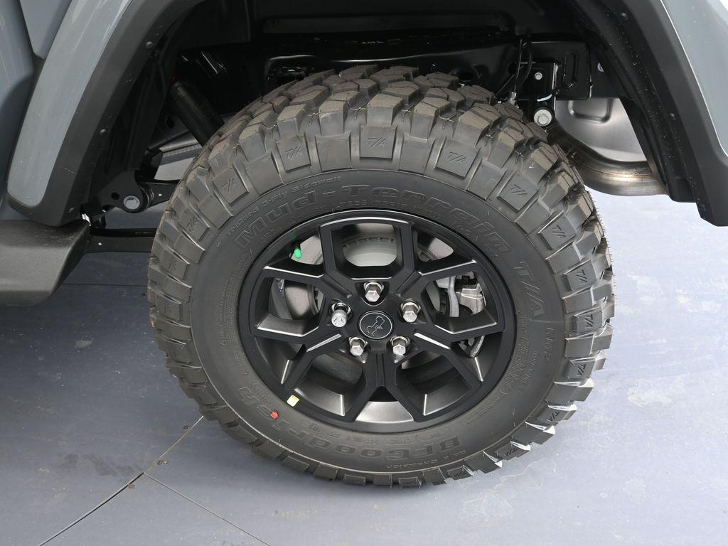 new 2025 Jeep Gladiator car, priced at $48,240