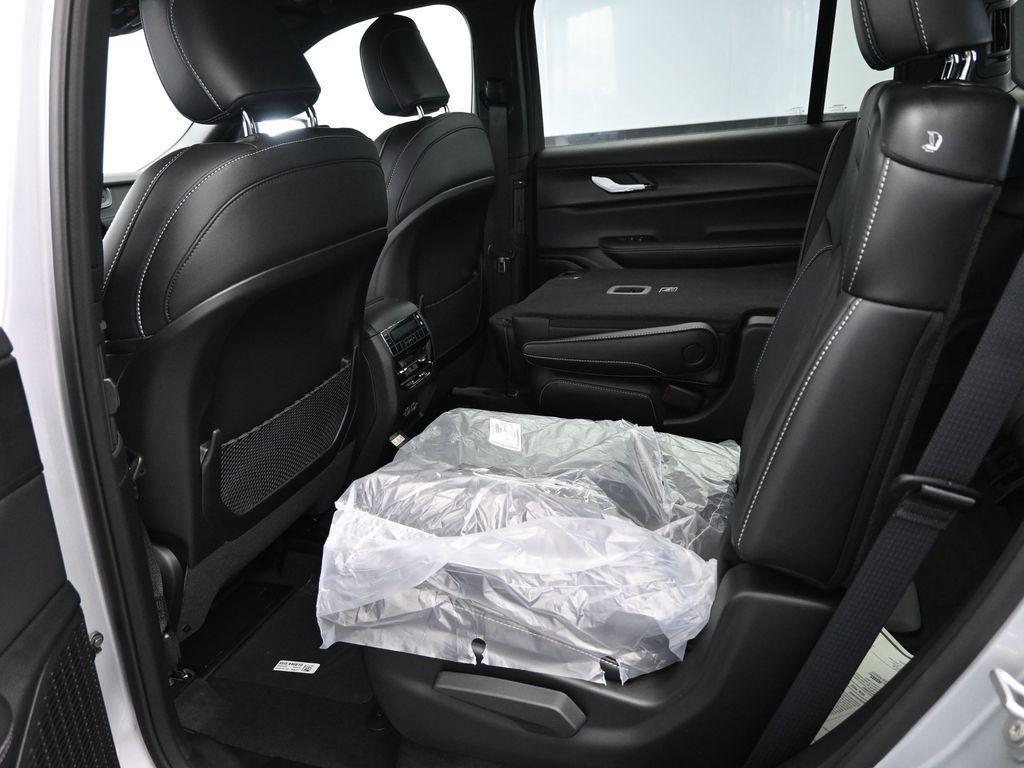 new 2025 Jeep Grand Cherokee L car, priced at $47,622