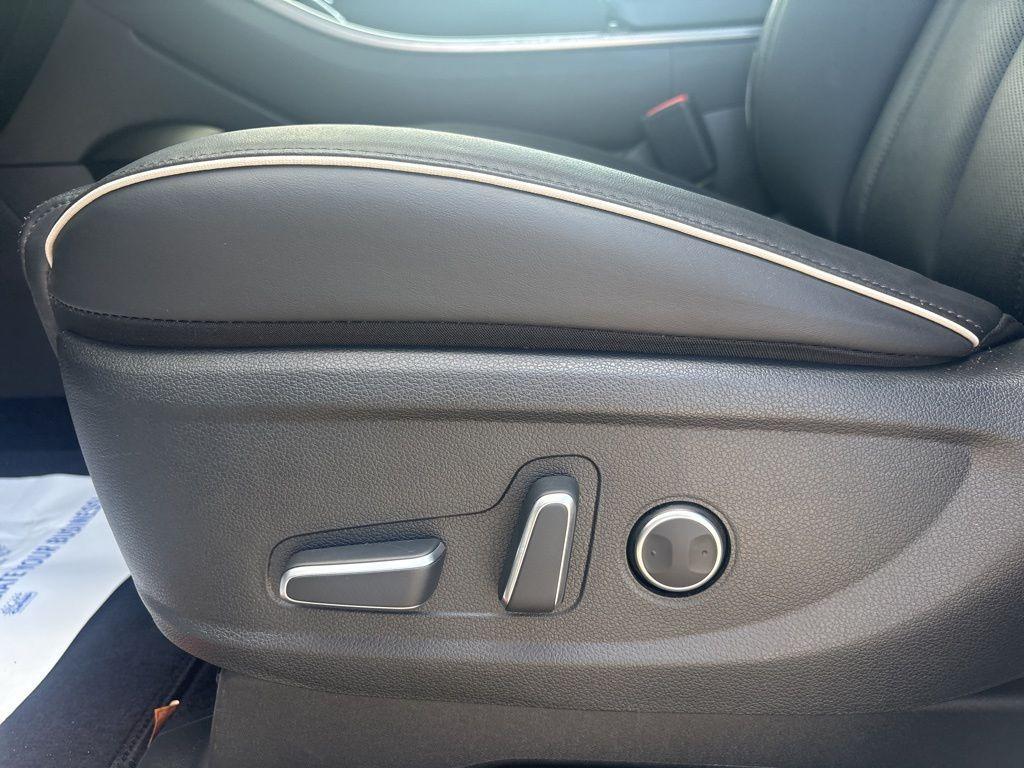used 2024 Hyundai Palisade car, priced at $39,112