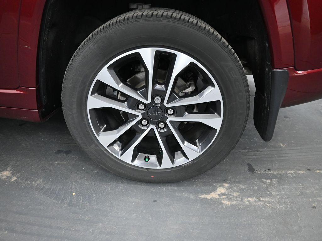 used 2022 Jeep Grand Cherokee car, priced at $41,426