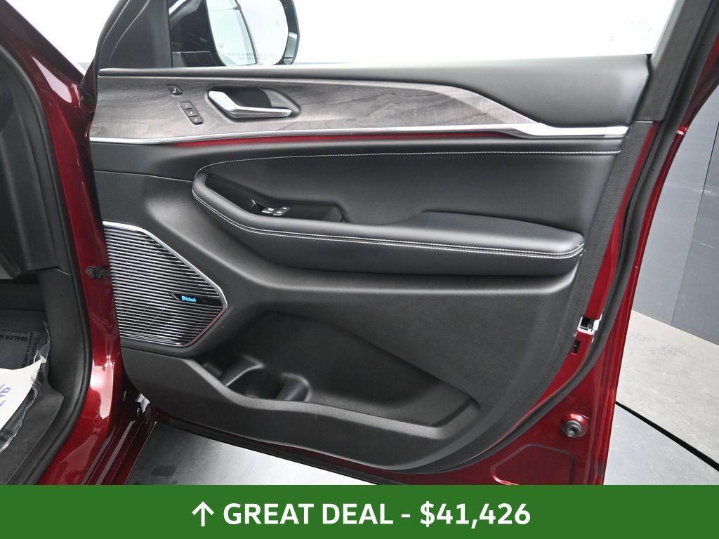 used 2022 Jeep Grand Cherokee car, priced at $41,426
