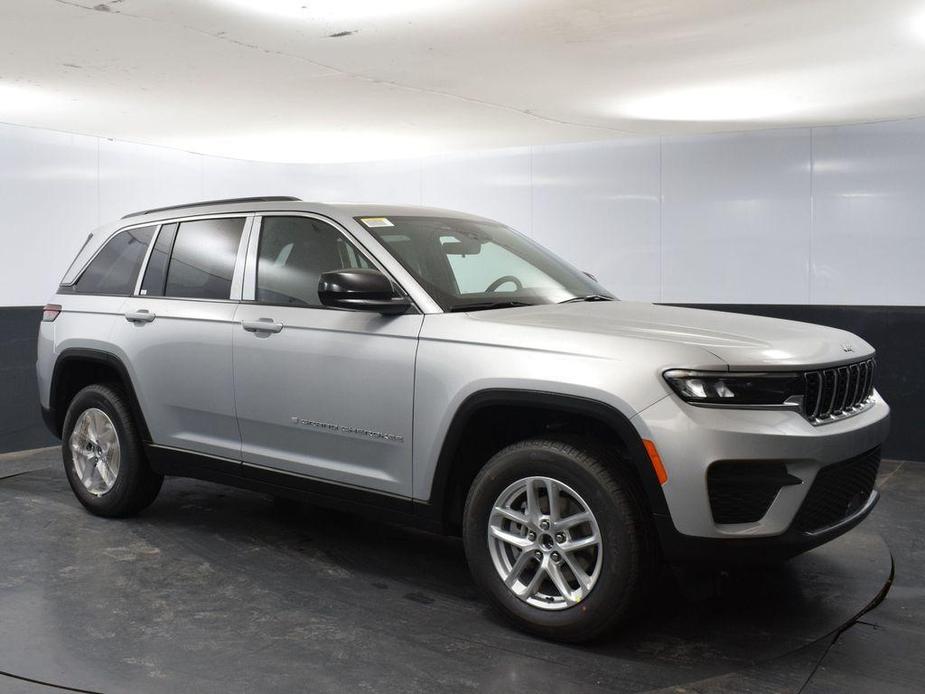 new 2025 Jeep Grand Cherokee car, priced at $38,958