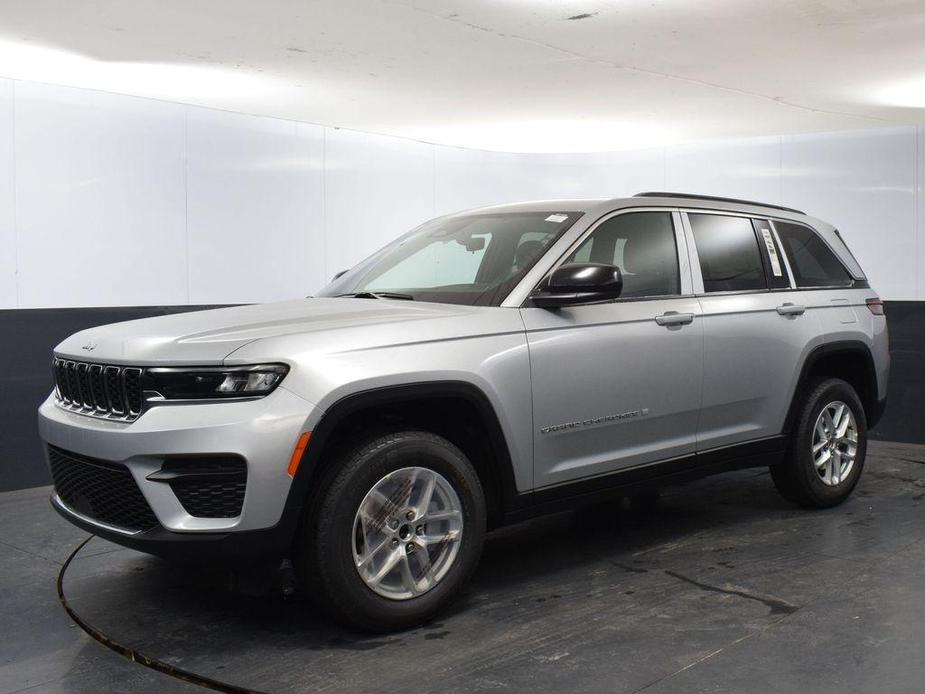 new 2025 Jeep Grand Cherokee car, priced at $38,958