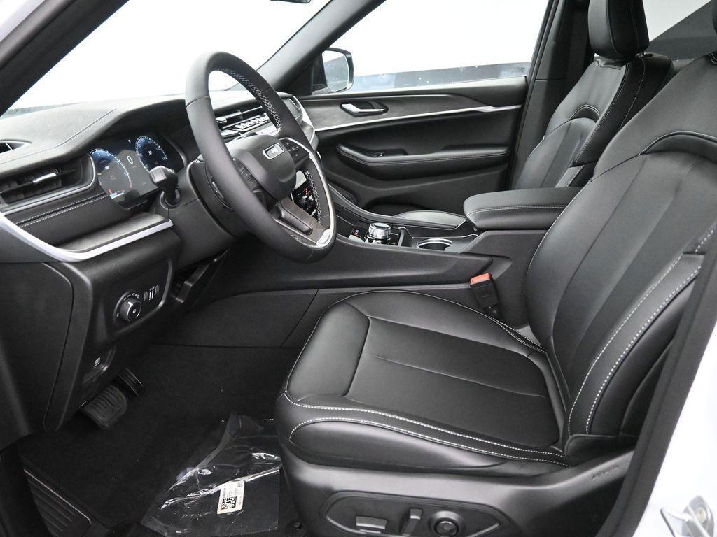 new 2025 Jeep Grand Cherokee L car, priced at $52,391