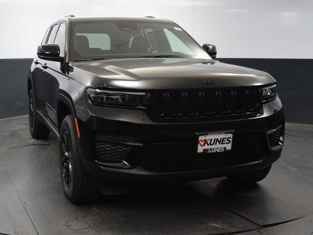 new 2025 Jeep Grand Cherokee car, priced at $41,007