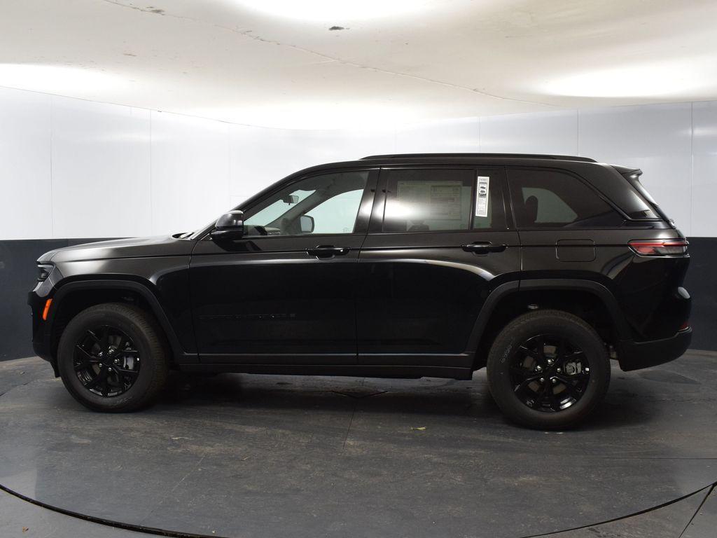 new 2025 Jeep Grand Cherokee car, priced at $41,007