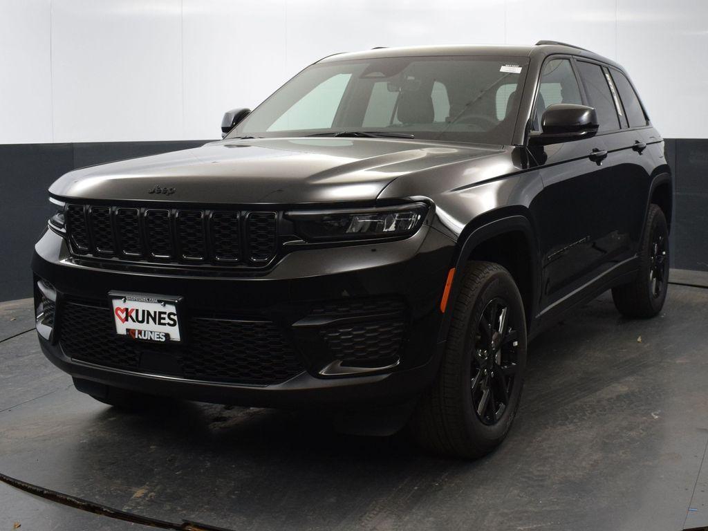 new 2025 Jeep Grand Cherokee car, priced at $41,007