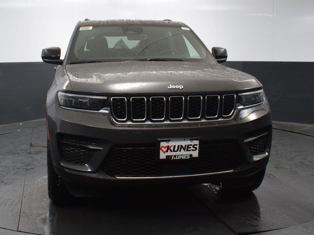 new 2025 Jeep Grand Cherokee car, priced at $38,958