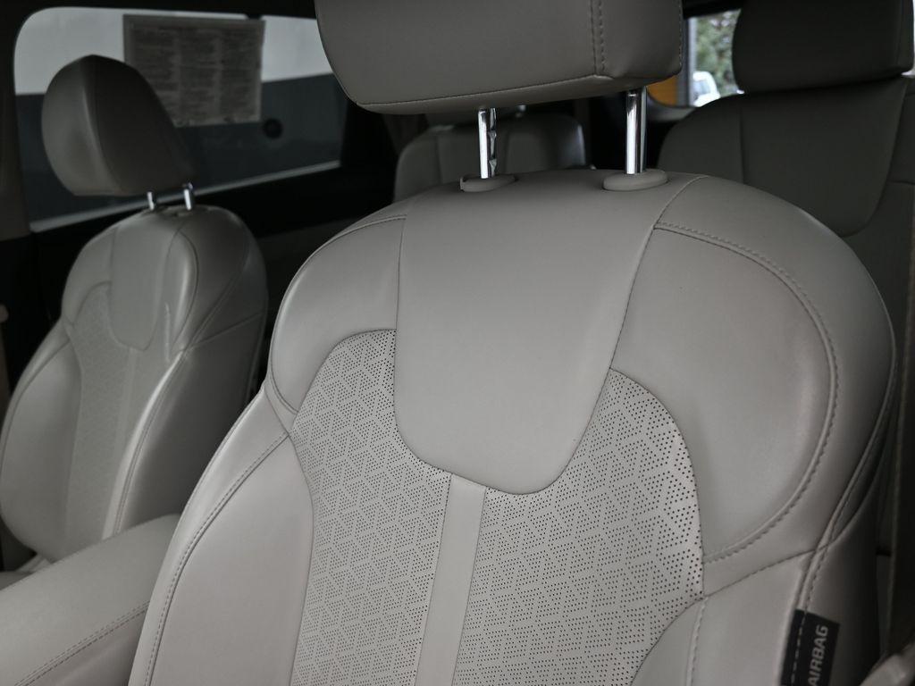 used 2021 Kia Sorento Hybrid car, priced at $22,860