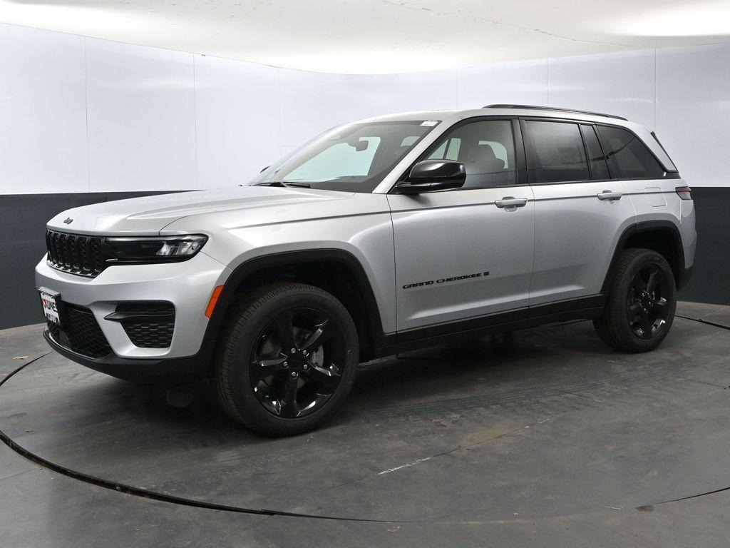 new 2025 Jeep Grand Cherokee car, priced at $43,158