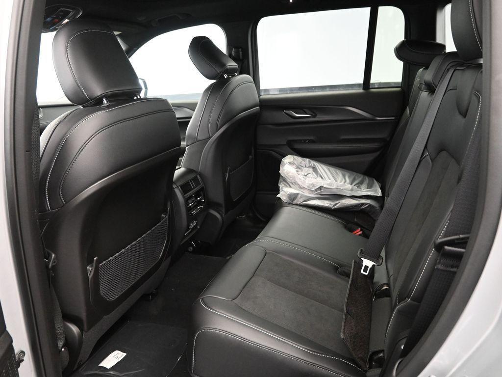 new 2025 Jeep Grand Cherokee car, priced at $43,158