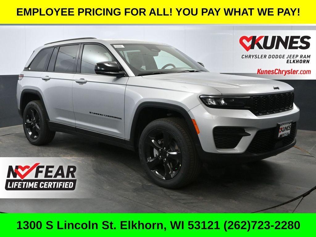 new 2025 Jeep Grand Cherokee car, priced at $45,570