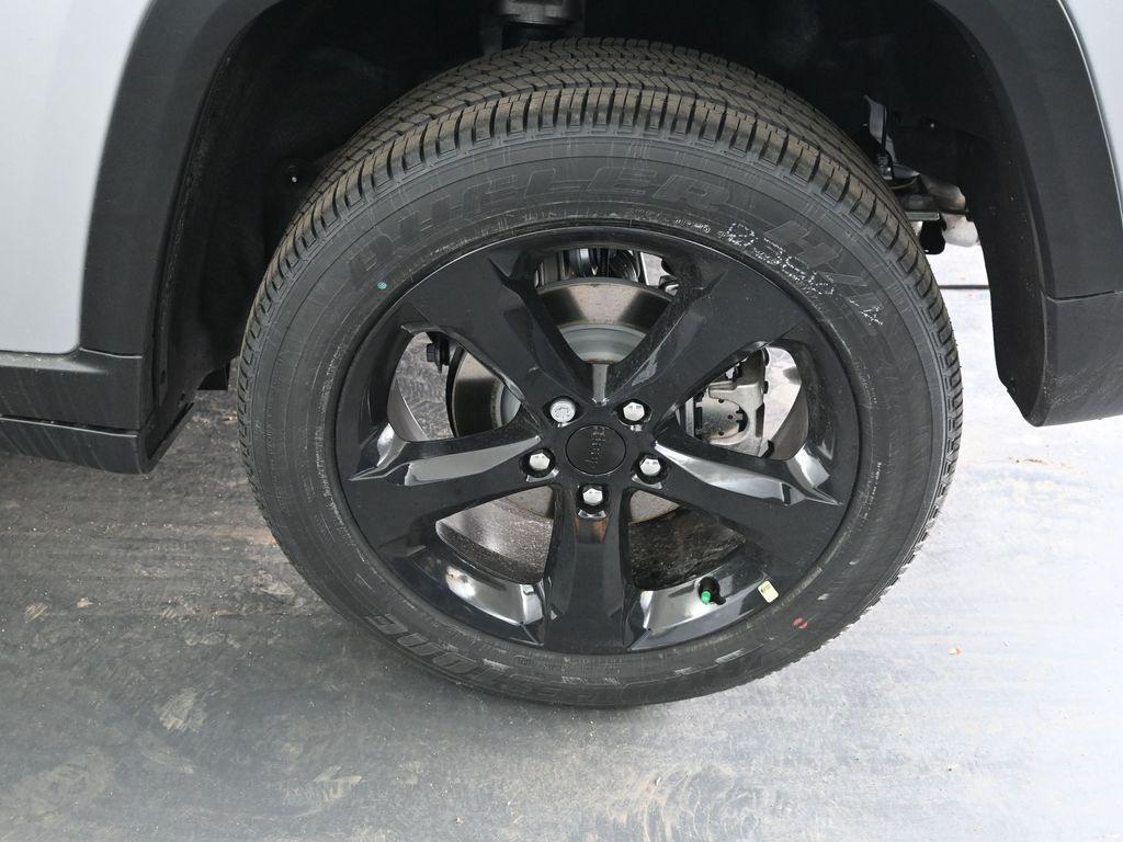 new 2025 Jeep Grand Cherokee car, priced at $43,158