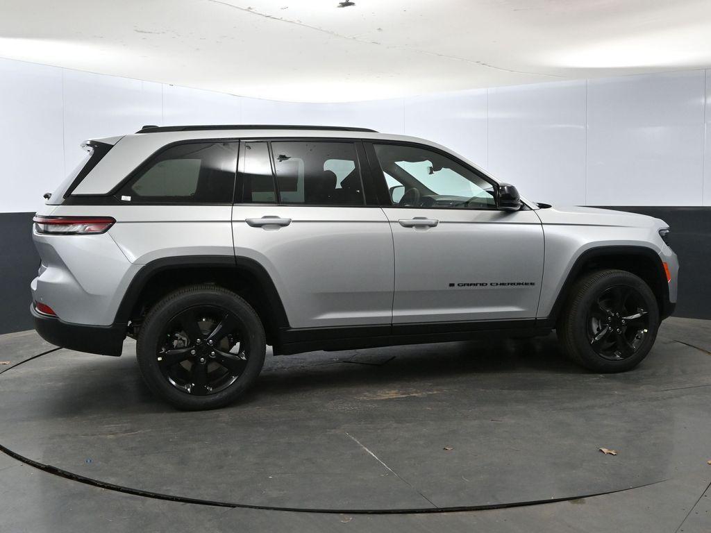 new 2025 Jeep Grand Cherokee car, priced at $43,158