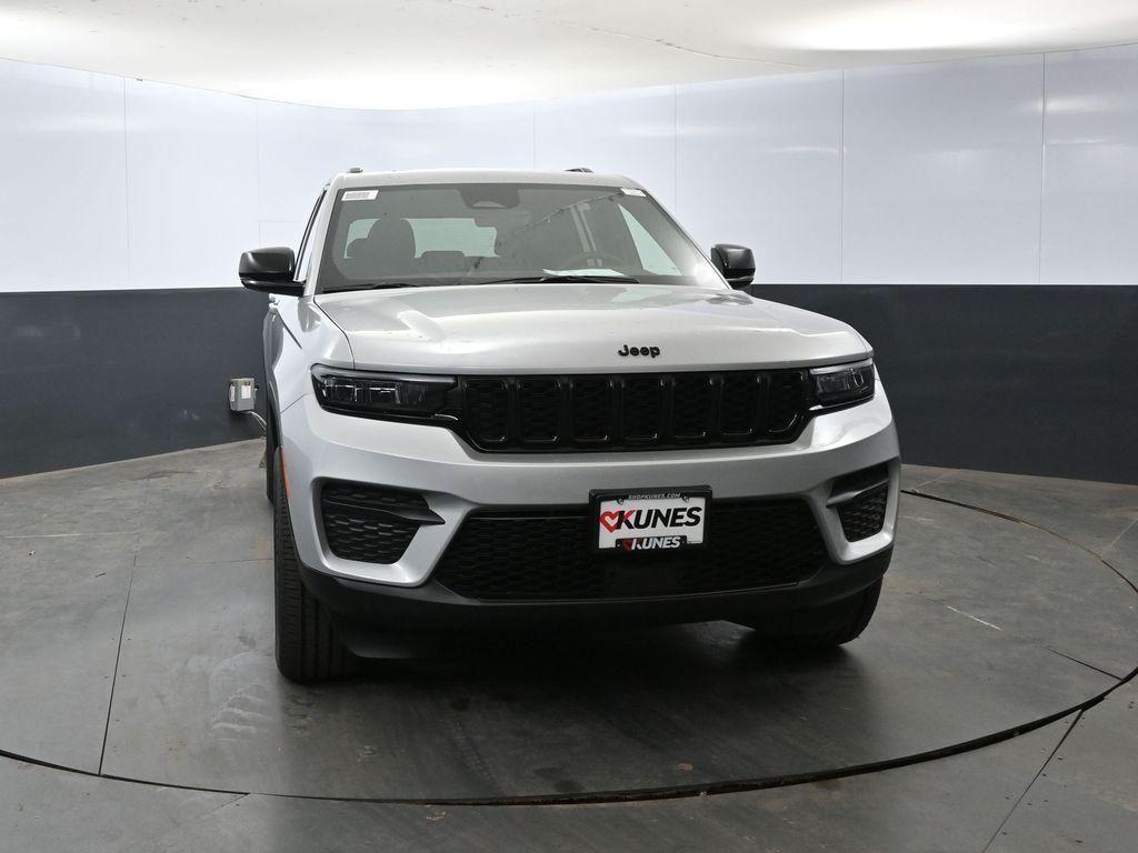 new 2025 Jeep Grand Cherokee car, priced at $45,150