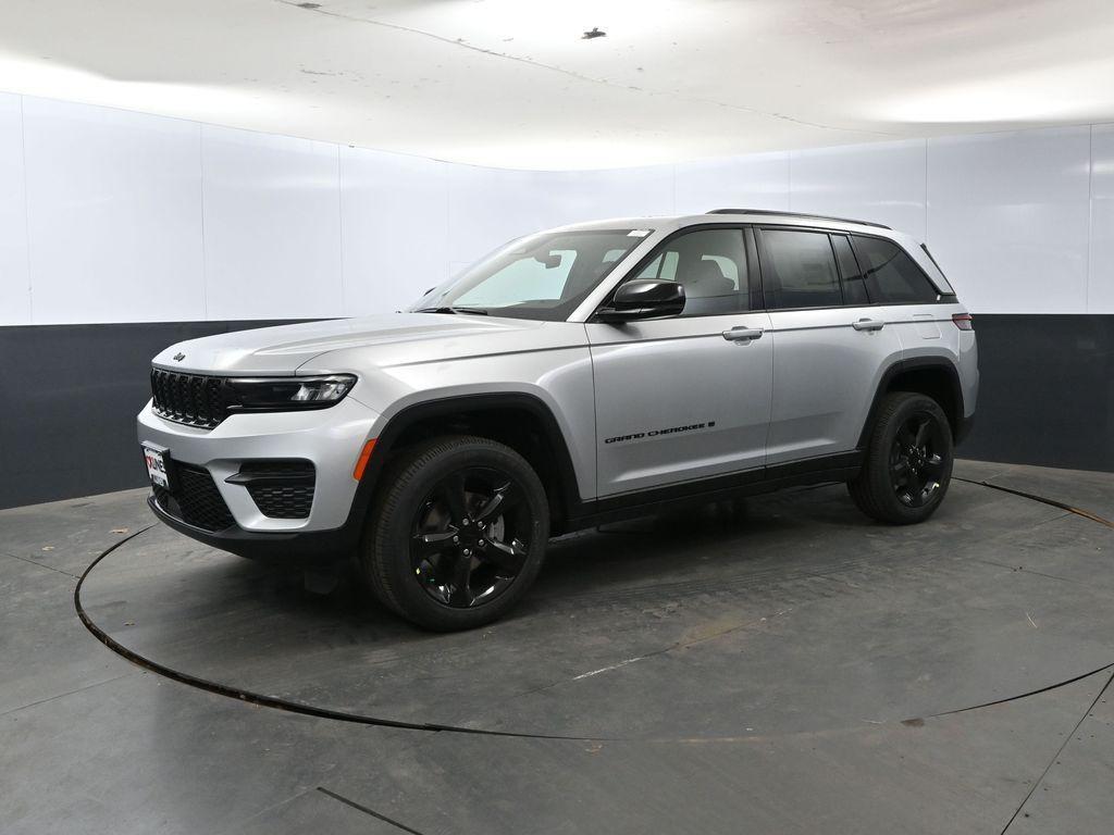 new 2025 Jeep Grand Cherokee car, priced at $45,150