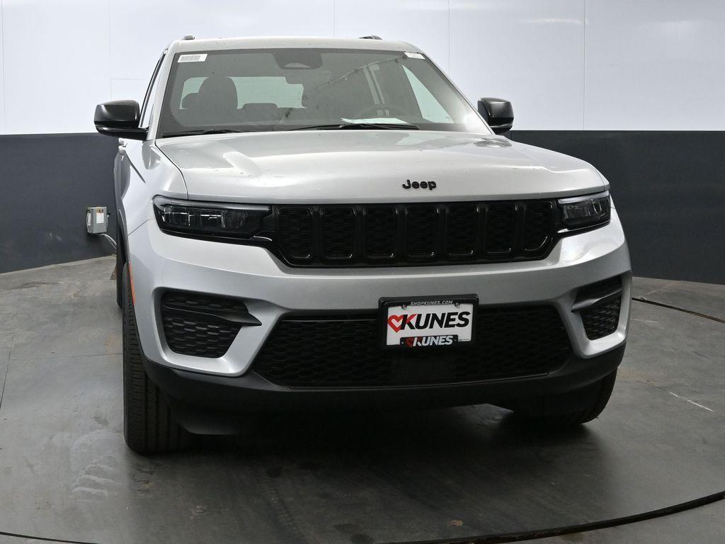 new 2025 Jeep Grand Cherokee car, priced at $43,158
