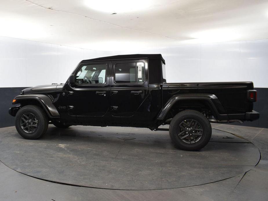 new 2024 Jeep Gladiator car, priced at $38,571